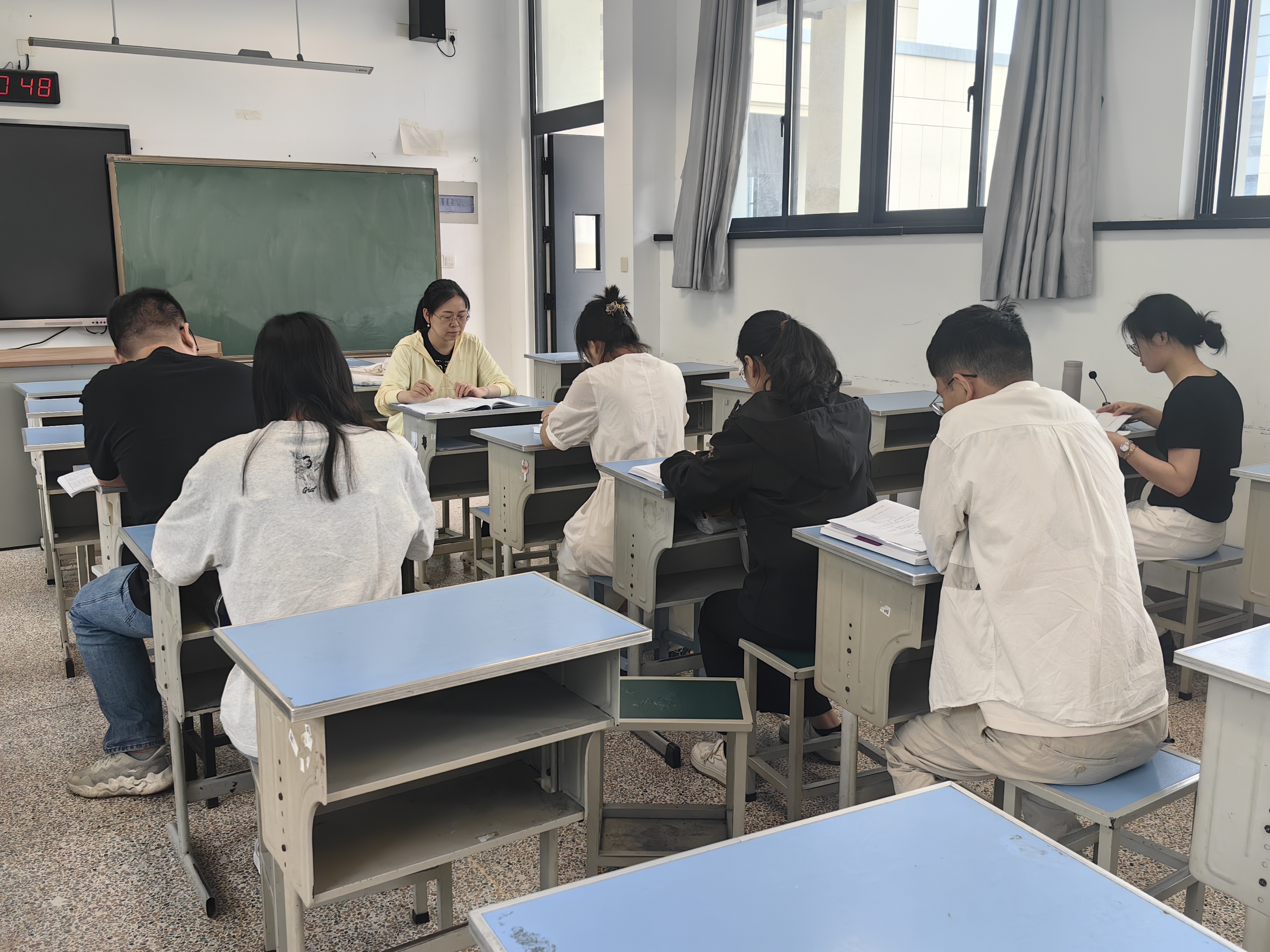 奚小玲评课.jpg