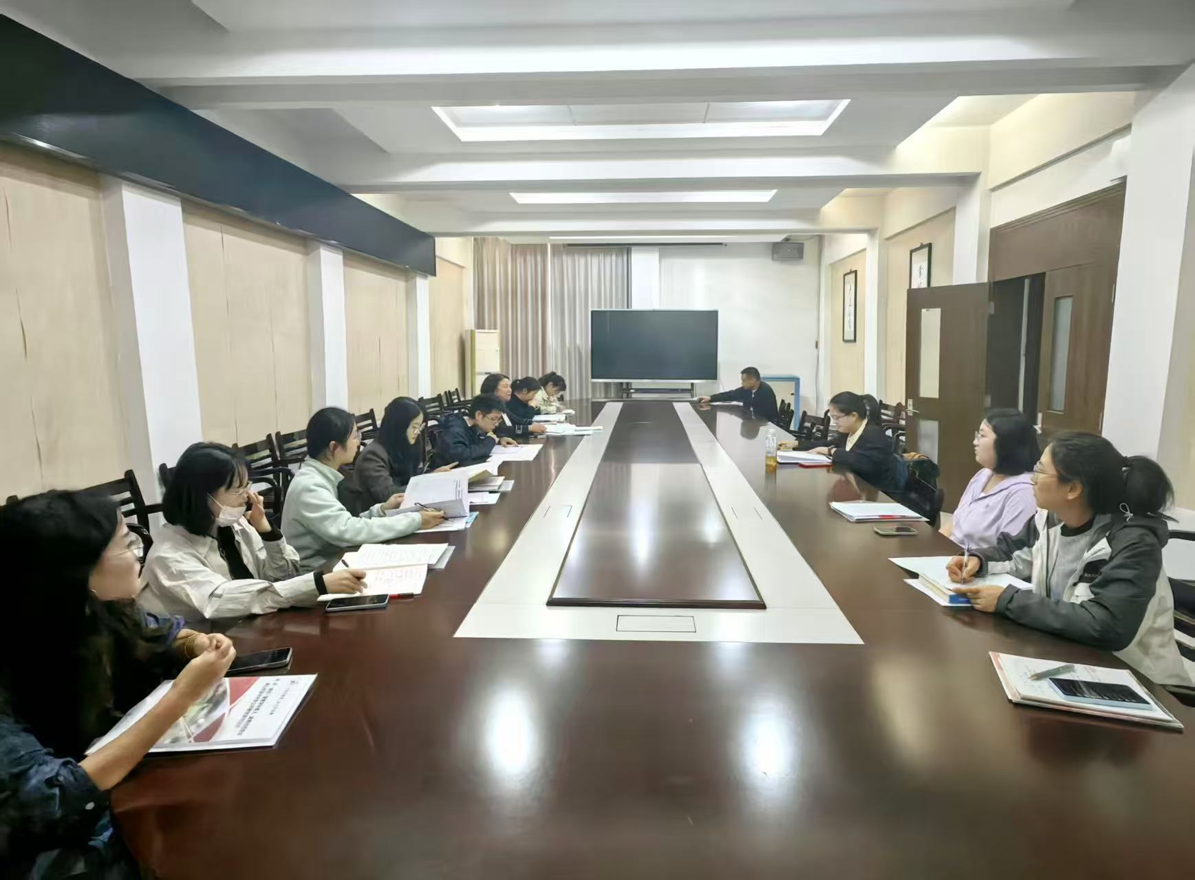 研讨.jpg